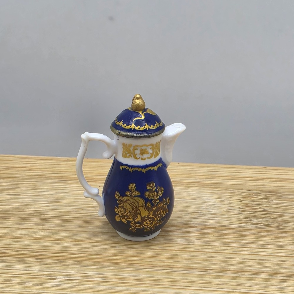 Zuru Mini Brands Netflix Collab Bridgerton Tea Pot Figure Topper Toy Dollhouse